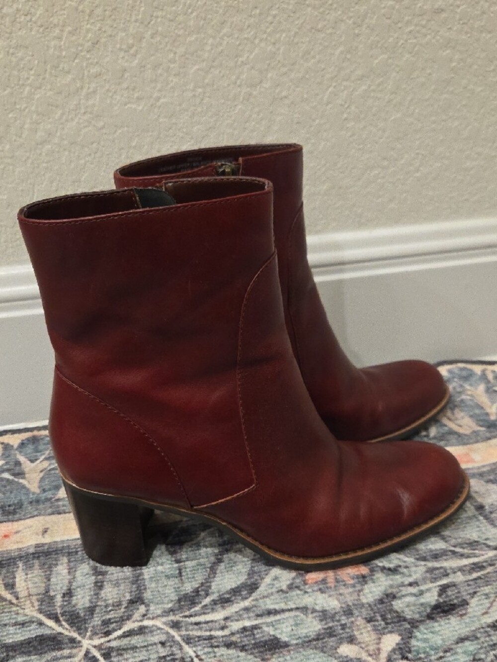 Liz Claiborne Flex Burgandy Red Zip-Up Boots Stacked Block Heel Leather 8.5M